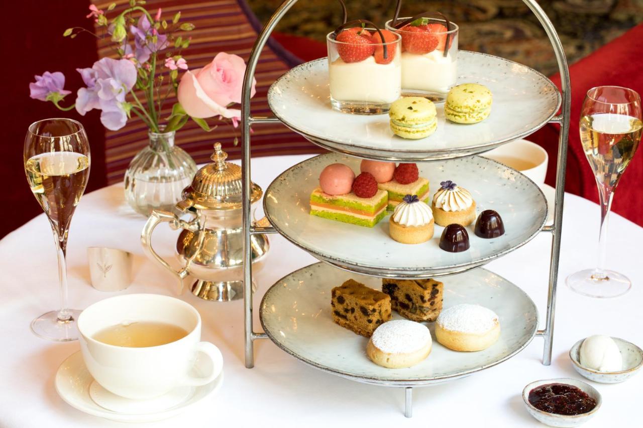 海牙德斯因德斯酒店 外观 照片 Afternoon tea at the InterContinental London Park Lane